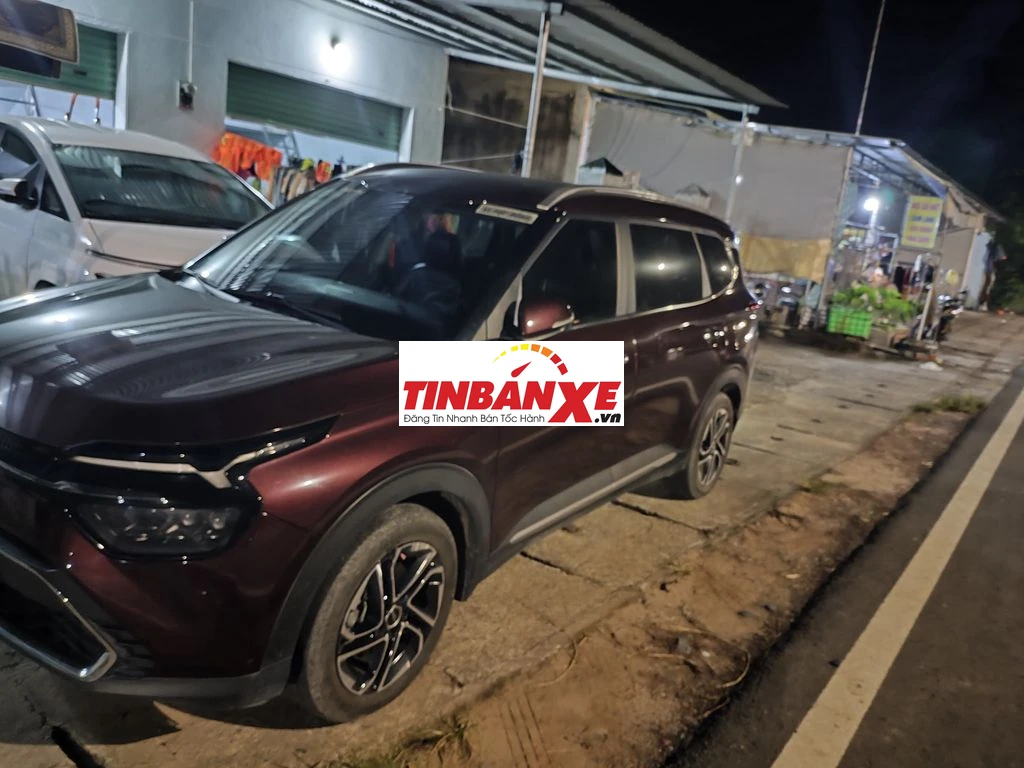 Kia Carens 2024 1.5G Luxury - 93000 km