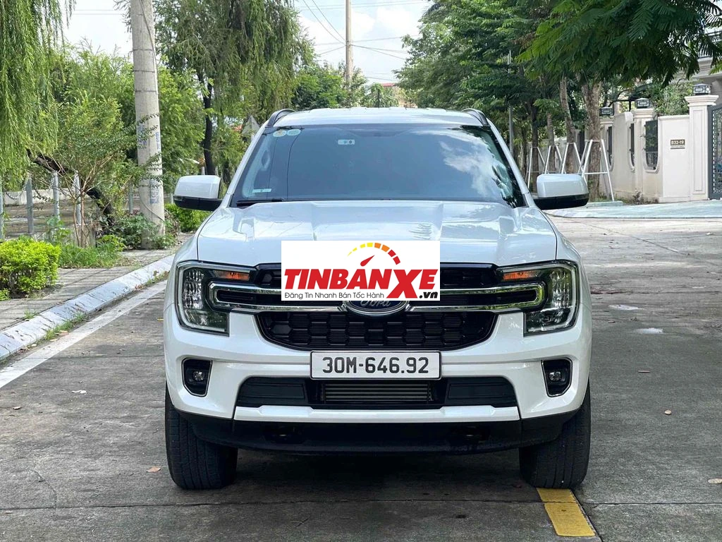 Ford Everest Ambiente 2.0L 4x2 AT sản xuất 2025
