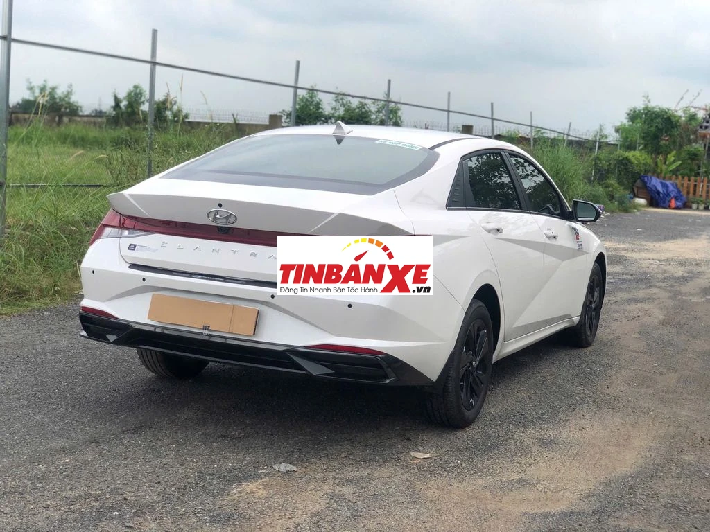 Hyundai Elantra 2025 1.6 đặc biệt 1000km