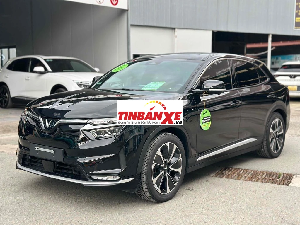 VinFast VF8 2023 Plus mua Pin CATL - bao sang tên