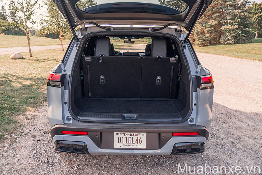 khoang-hanh-ly-infiniti-qx60-tinbanxe-vn.png
