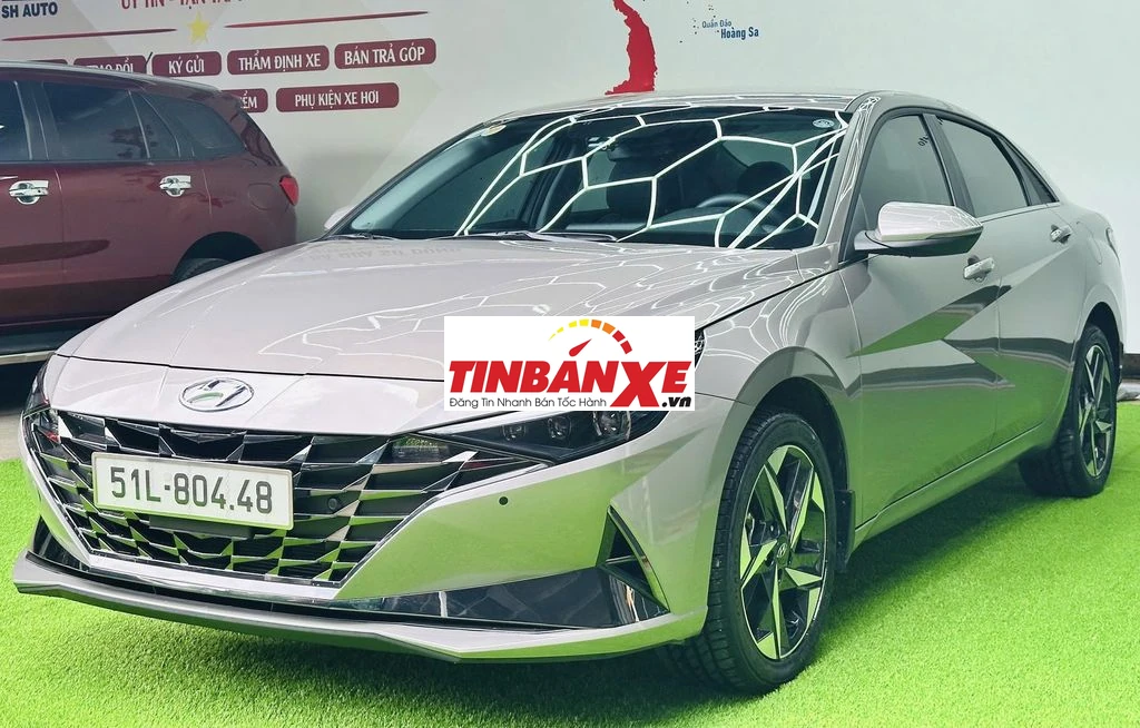 Elantra 2025 2.0 AT Cao cấp - 2800km xám Titan
