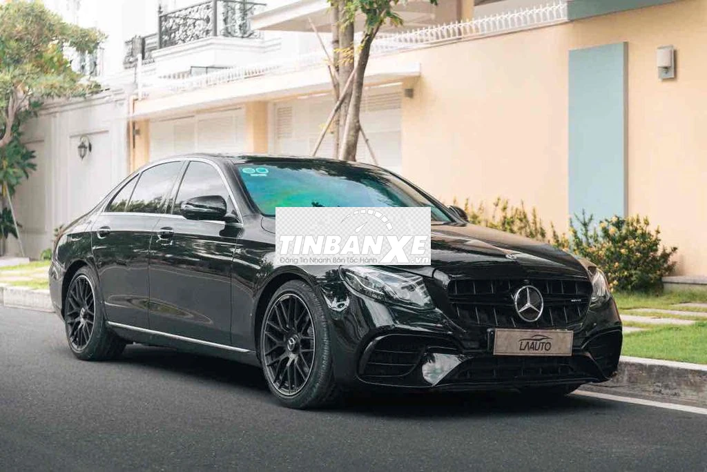 Mercedes E200 Sport - ĐKLĐ 2020 - Up E63