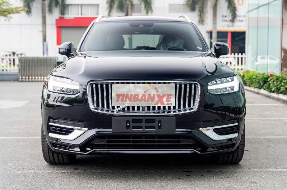 Volvo XC90 Plug-in Hybrid 2025, ưu đãi hấp dẫn