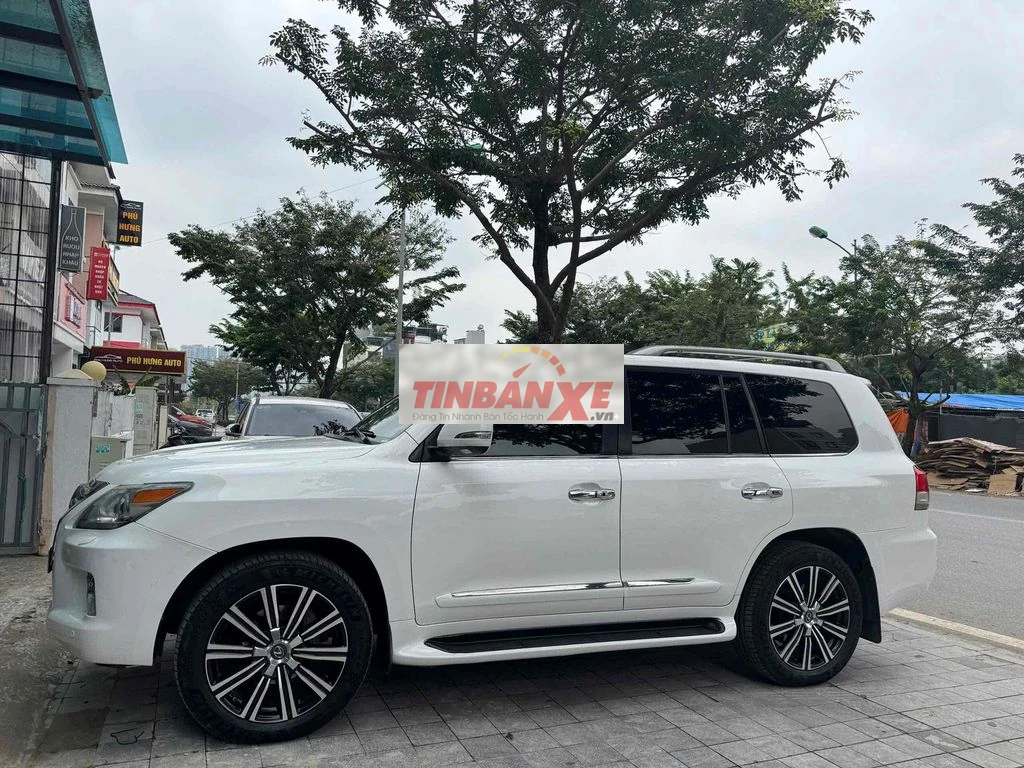 Lexus LX 570 2013 Trắng