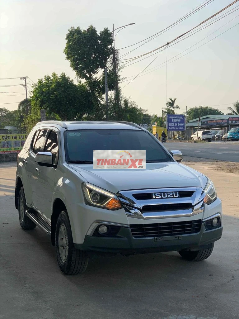 ISUZU MU X 2018 1.9MT SỐ SÀN