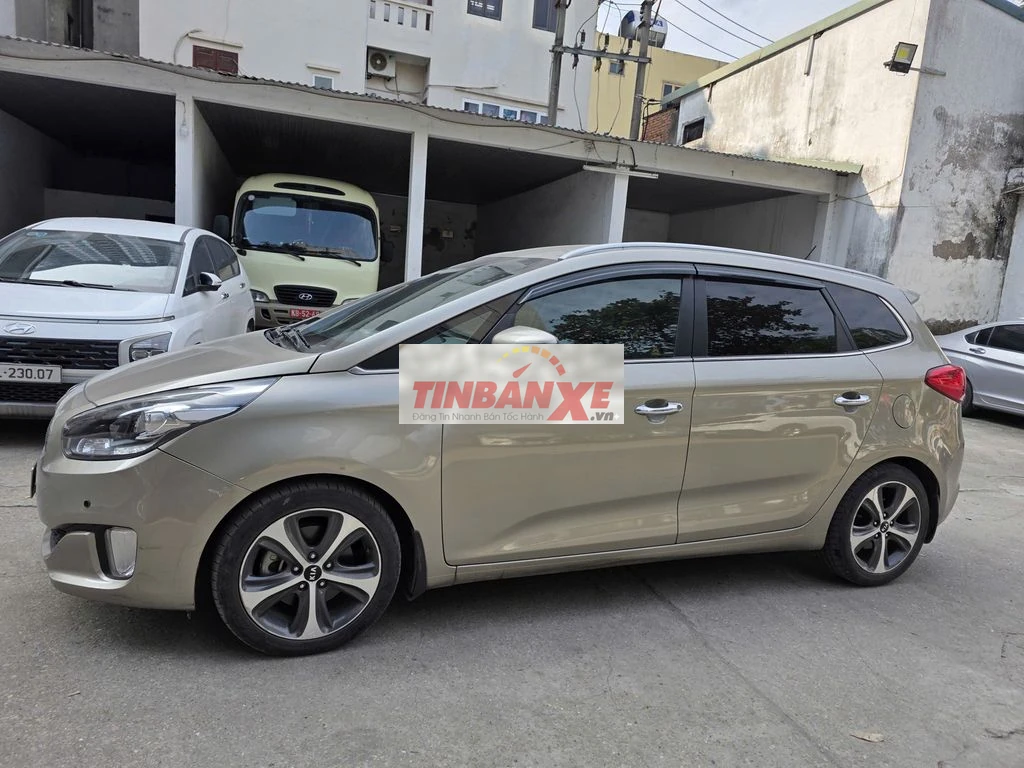 Kia Rondo 2016 80.517 km Vàng cát