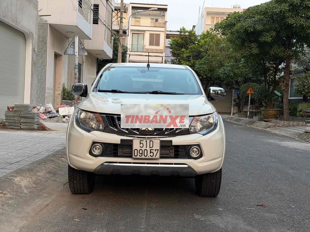 Mitsubishi Triton 2017 2.4X4 Trắng