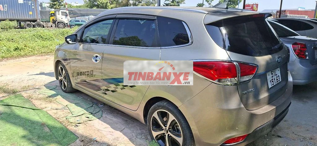 Kia Rondo 7 chỗ Máy dầu tự động