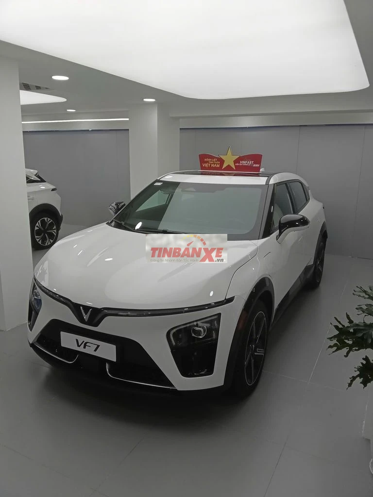 VinFast VF7 Plus