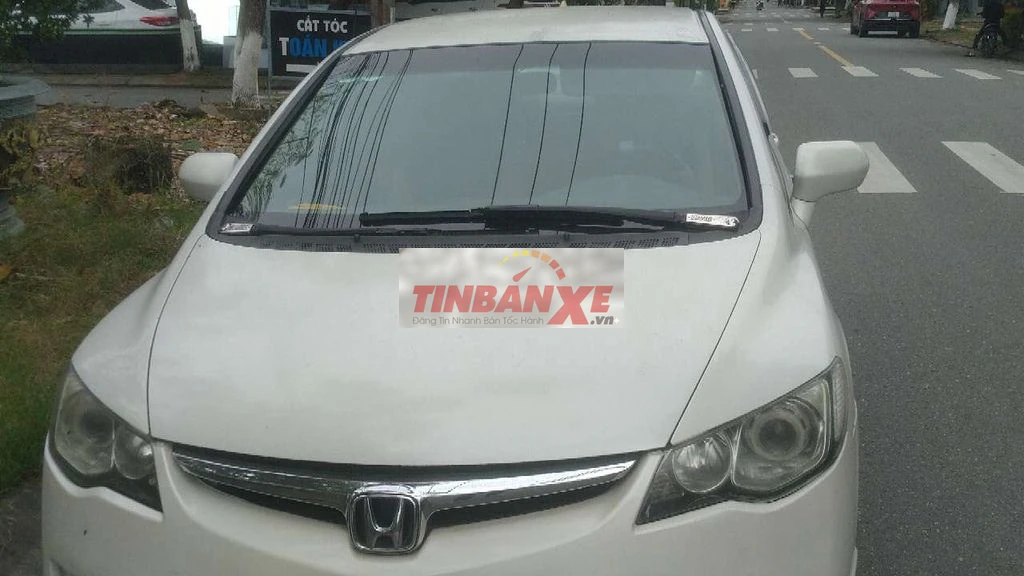 Honda Civic Gen 8 êm thít như xe mới.