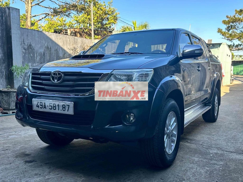 TOYOTA HILUX E 4x2 MT 2014 NHẬP THÁI