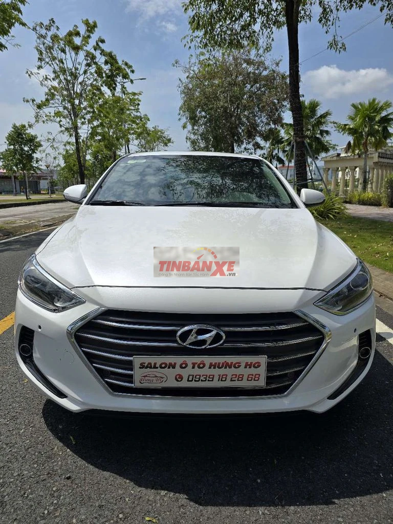 Hyundai Elantra 2017 2.0 Trắng
