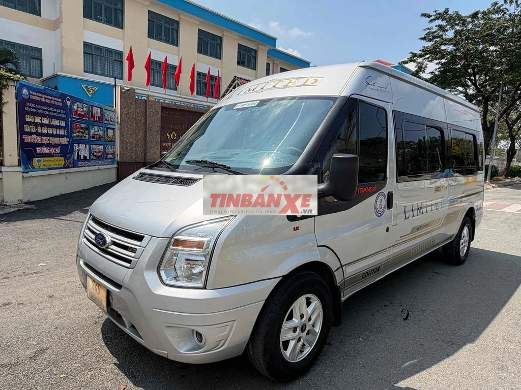 Ford Transit 2016 Bạc 18 vạn km, rất đẹp