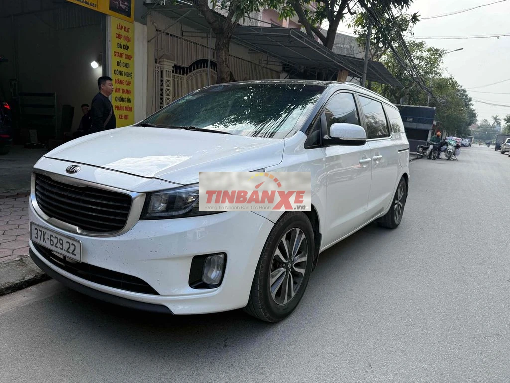 Kia Sedona 2018 Trắng 10 vạn km