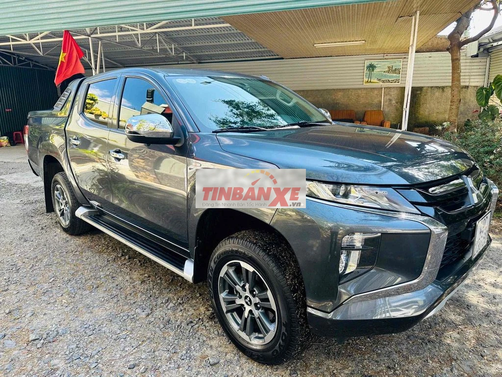 Mitsubishi Triton 2020 Xám  80000 km