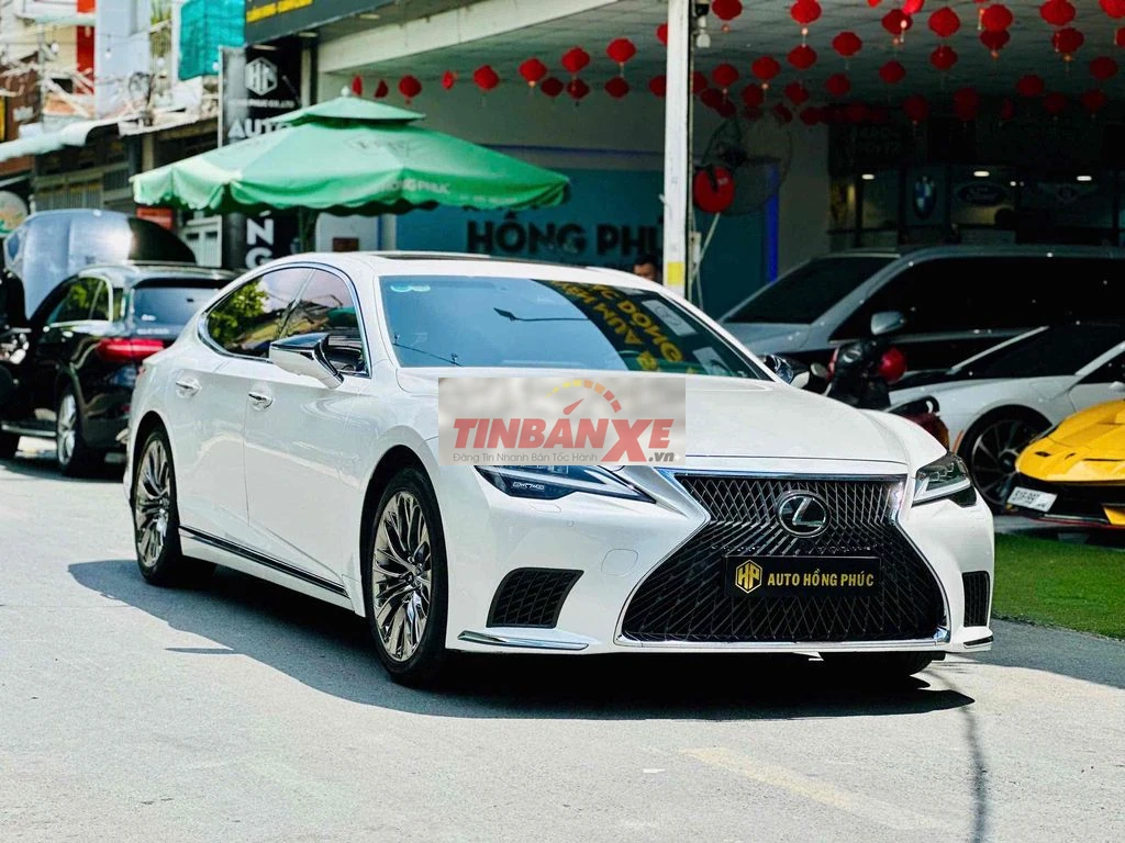 Lexus LS500 model 2024 siêu lướt 17.000 cây
