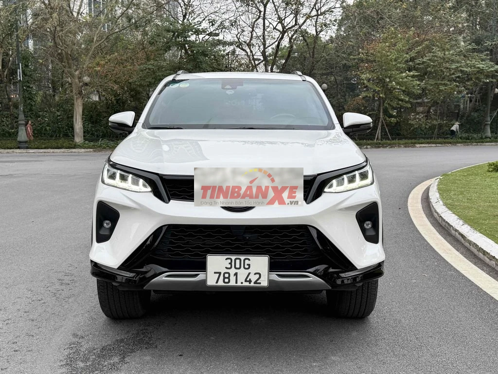 CẦN BÁN FORTUNER LEGENDER 2 CẦU MÁY DẦU MODEL 2021