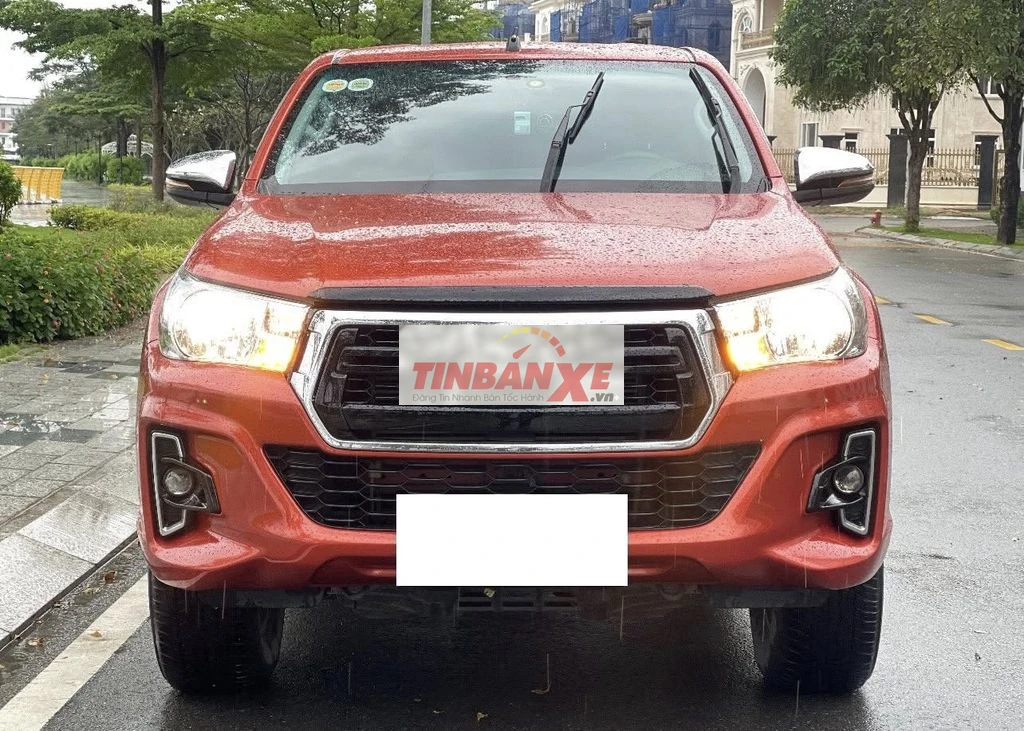 Toyota Hilux 2018 2.4E 4x2 số tự động nhập Thái
