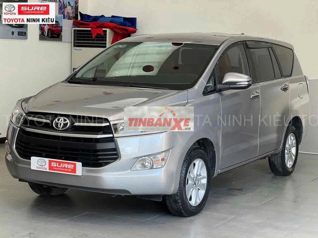 Toyota Innova 2019 2.0E Bạc