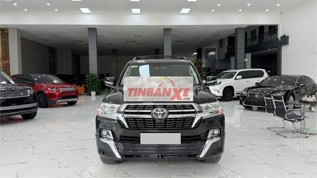 Toyota Land Cruiser 4.6 V8 sản xuất 2020 cực đẹp.