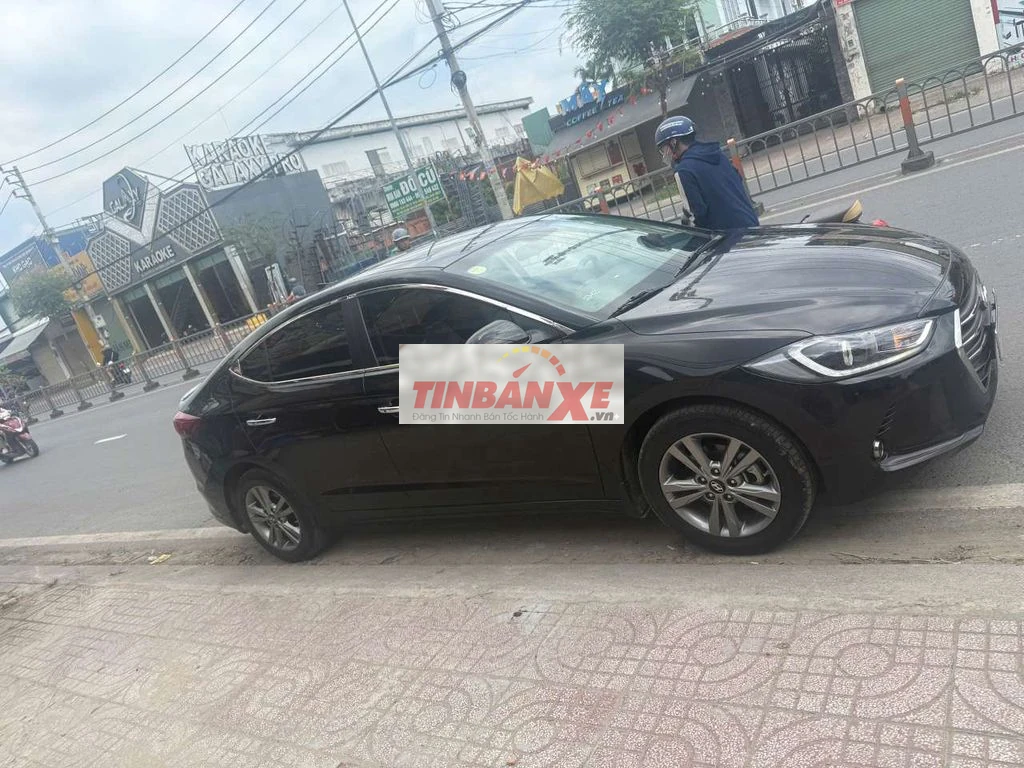 Hyundai Elantra 2017 Bản full Đen