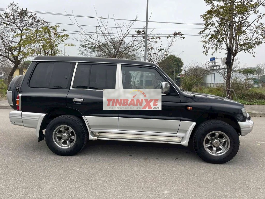 Mitsubishi Pajero V45 Đen, Bạc