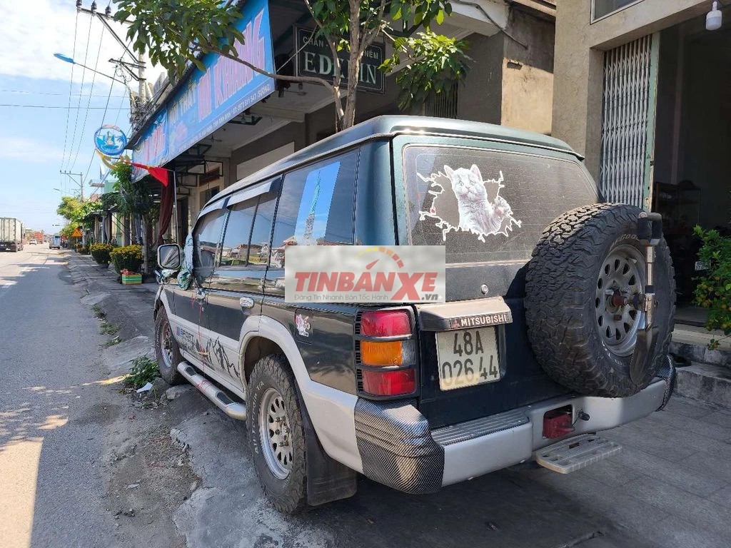Mitsubishi Pajero V33 7 chỗ 2 cầu