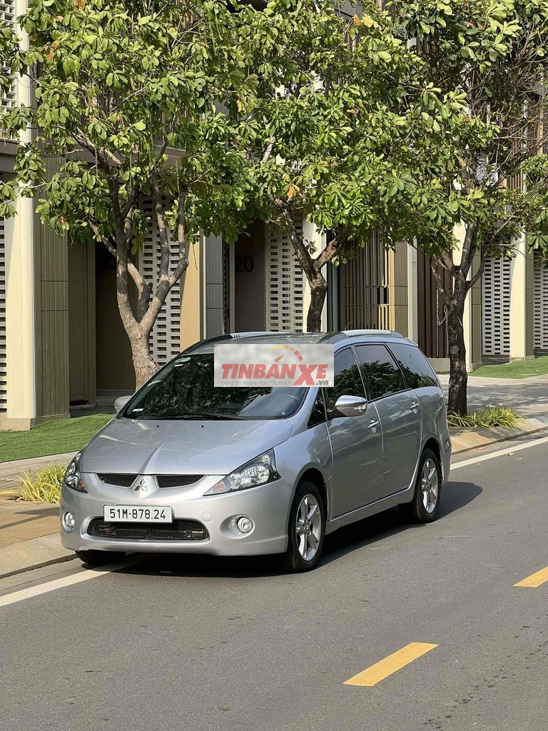 Mitsubishi Grandis 2008 Bạc