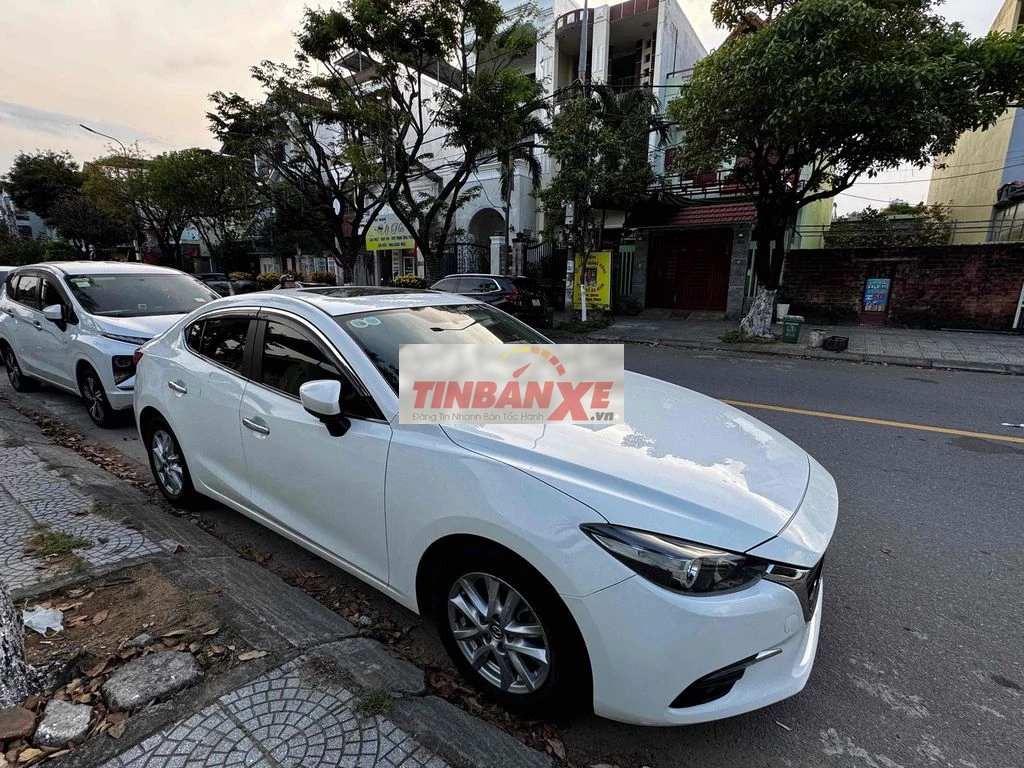 Mazda 3 2018 1.5 AT Sedan - 90000 km