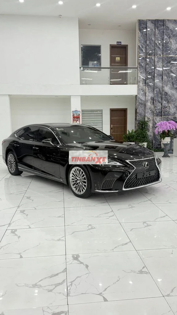 Lexus LS 500H 2025 Đen 600 Km