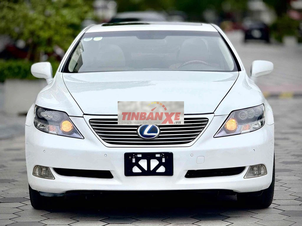 Lexus LS600hL bản Víp 4 nghế