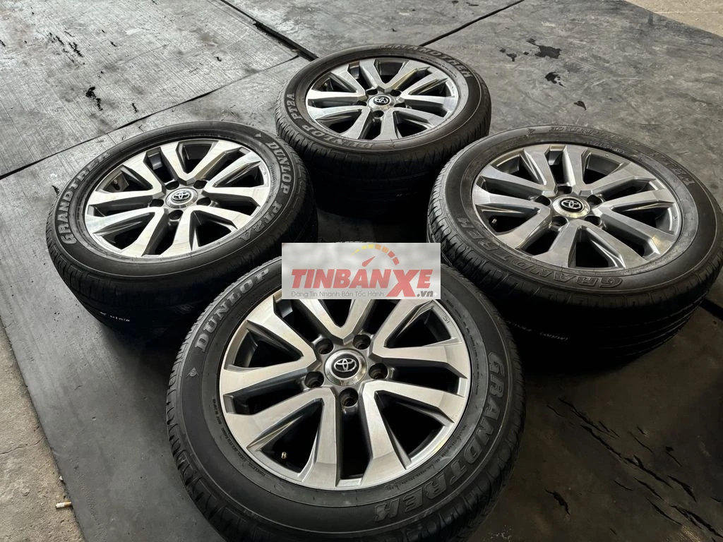 Toyota Land Cruiser VX Đen