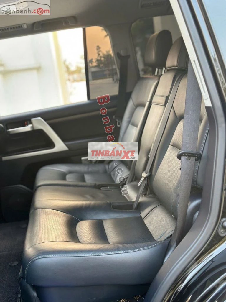 Toyota Land Cruiser VX 4.6 V8 2019