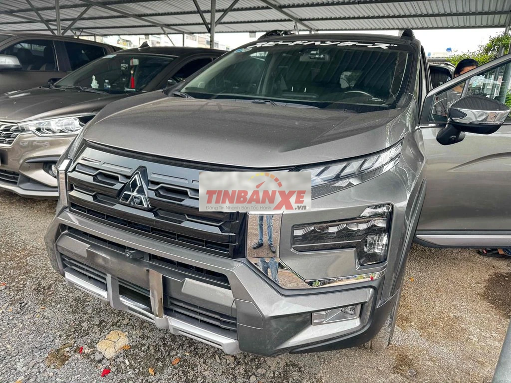 Mitsubishi Xpander Cross 2023 Xám 25000 km