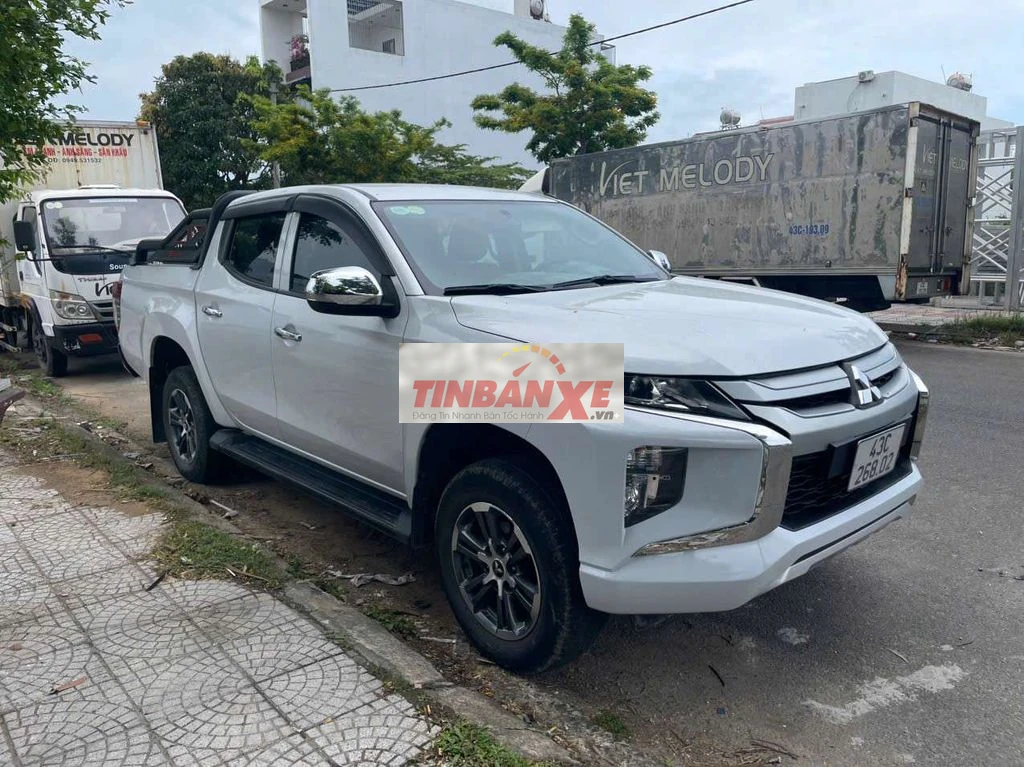 Mitsubishi Triton 2022 Trắng