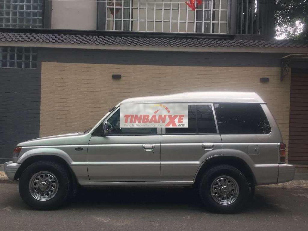 Mitsubishi Pajero 2004 V33 Bạc