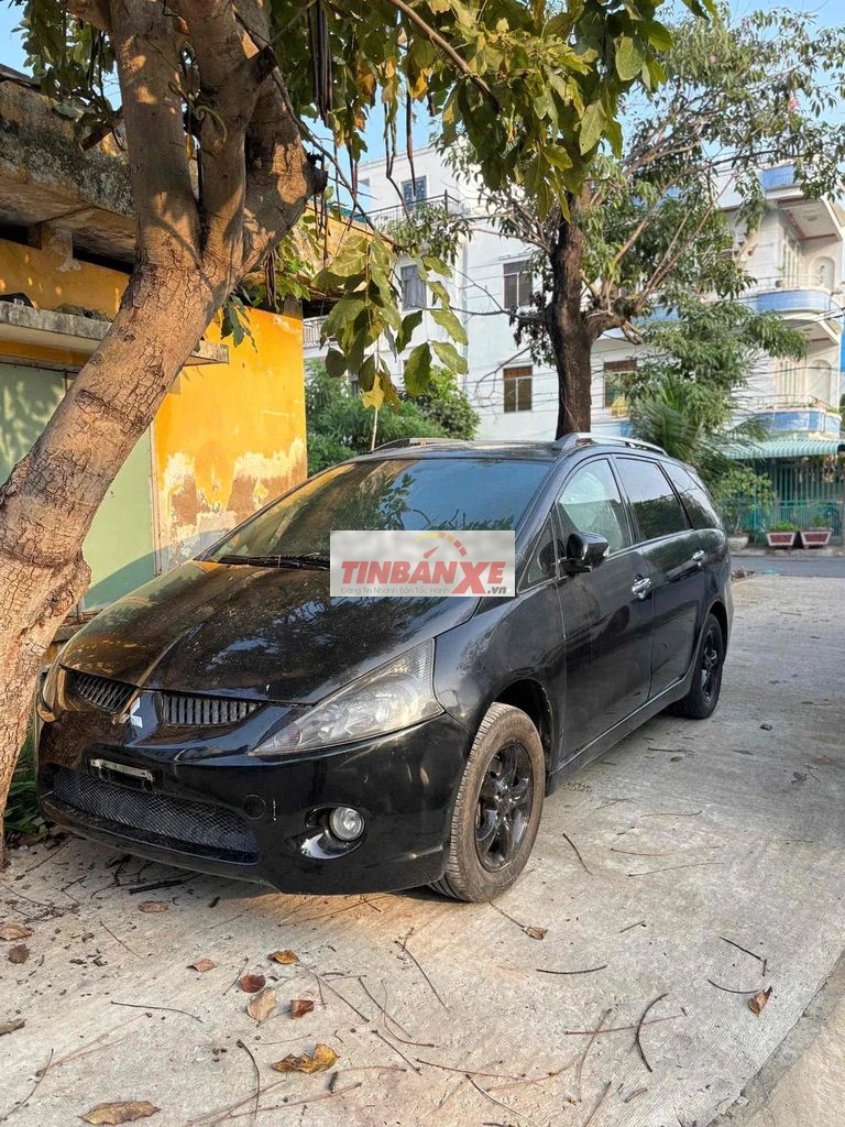 Mitsubishi Grandis 2005 2.4 AT - 100000 km