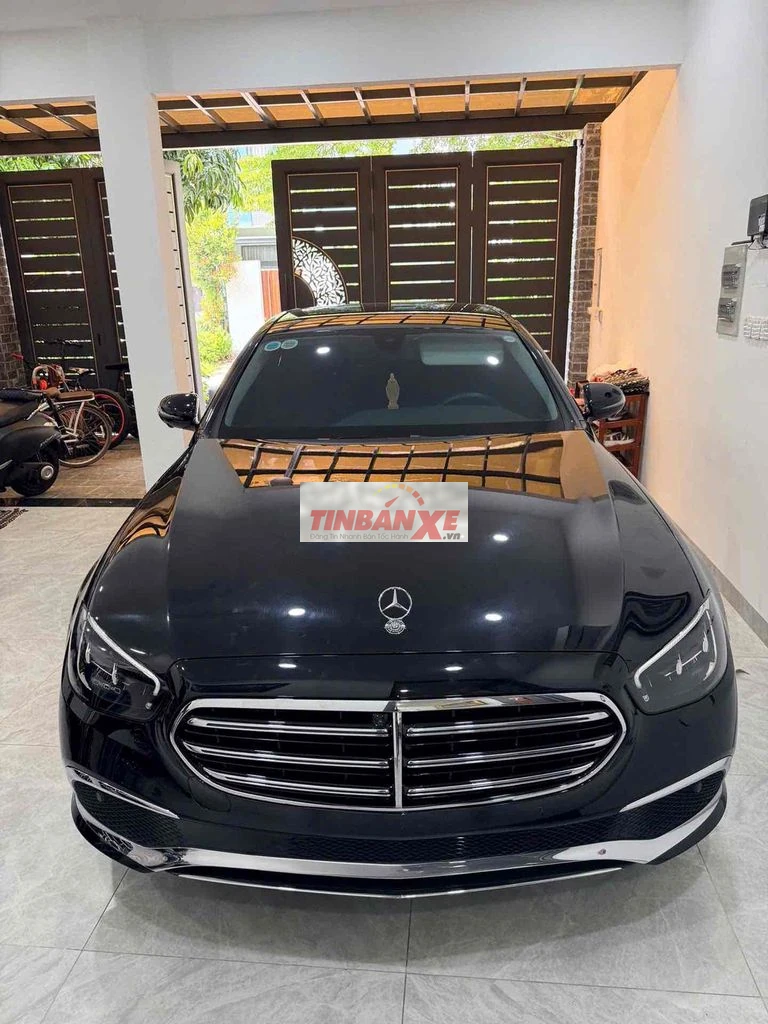 Mercedes E200 Exclusive 2022 bản V1