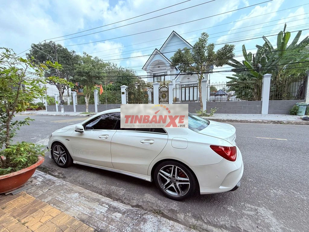 Mercedes-Benz CLA45 Trắng
