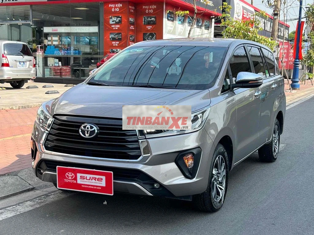 Toyota Innova G 2022 Đồng Ánh Kim