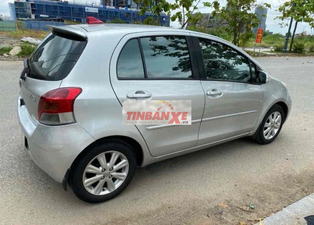 Toyota Yaris Bạc 95143 km