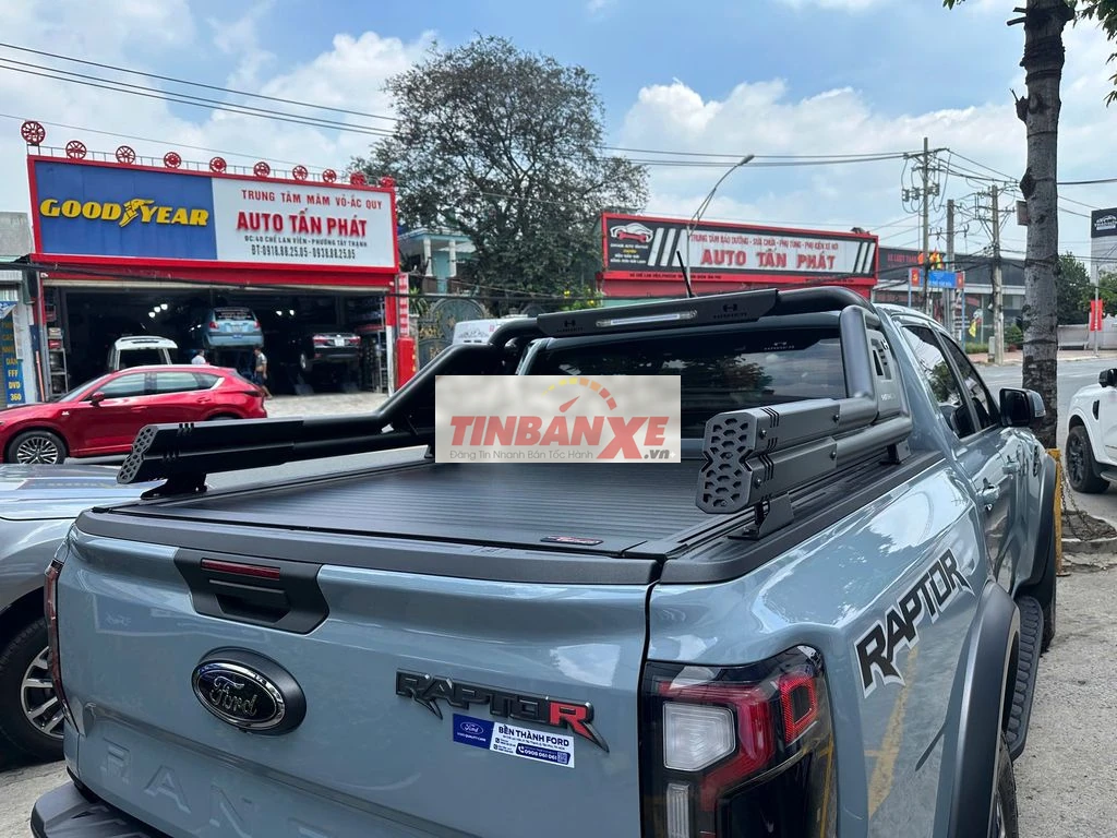 Ford Ranger Raptor 2025, lướt 8.000km, vay NH 75%
