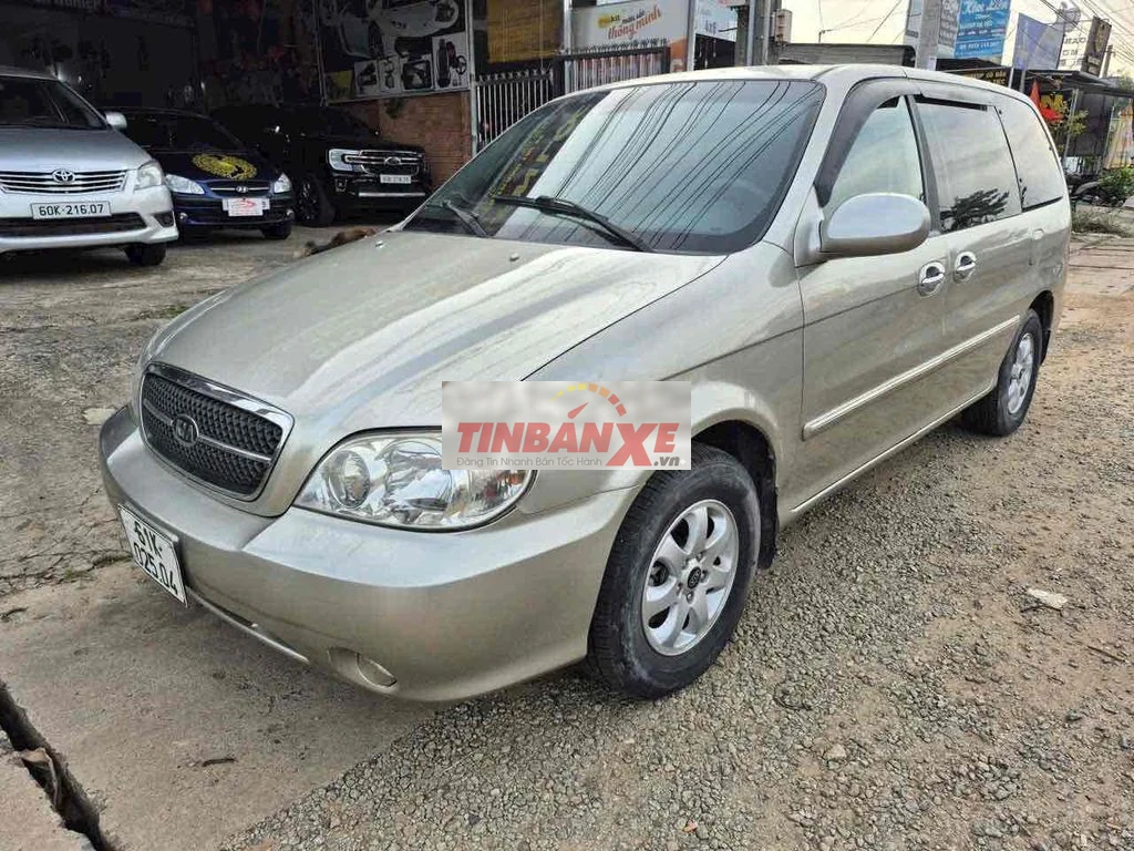 Kia Carnival GS 2.5 AT