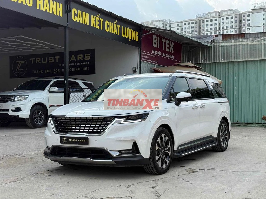 KIA Carnival 2024 Premium Trắng
