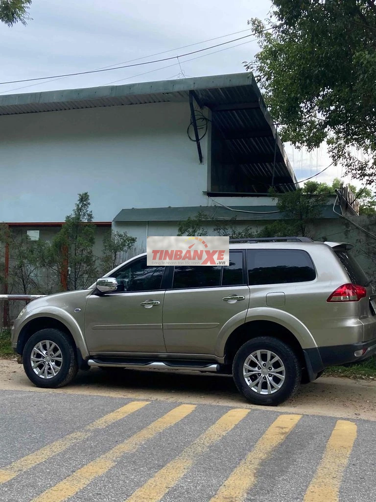 Mitsubishi Pajero Sport 2015 G 4x2 AT - 124000 km