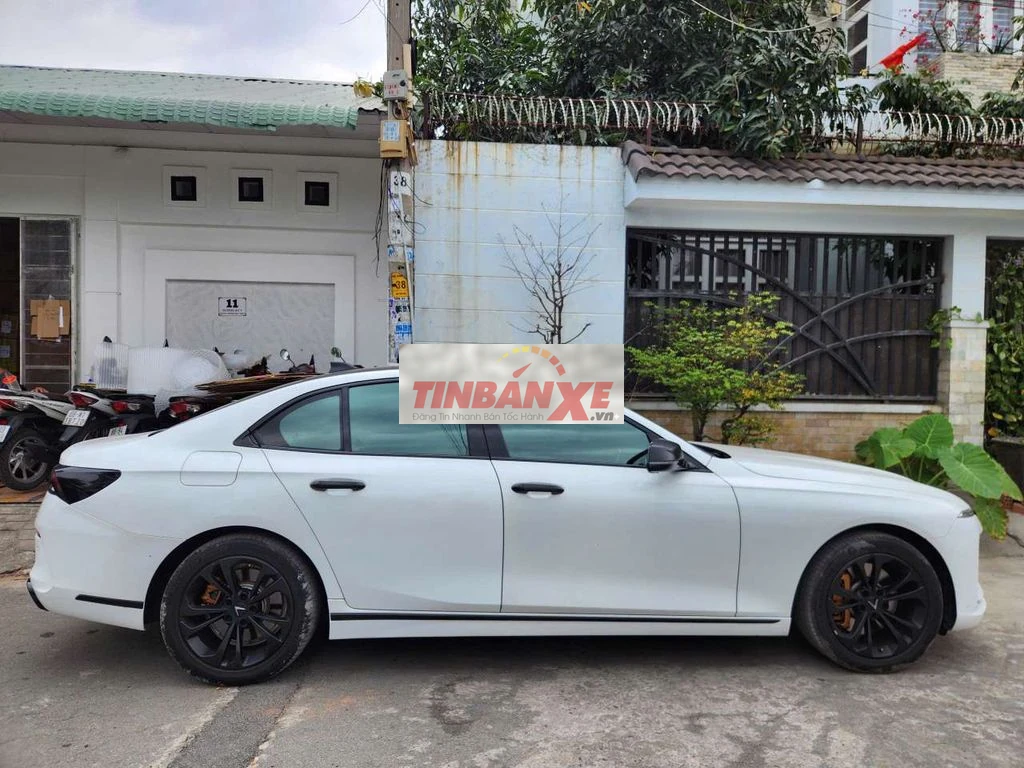 Vinfast Lux A2.0 Bản Base 2022 Odo 32555 km