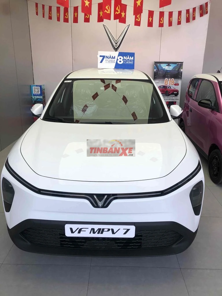 Xe điện VinFast VF MPV 7 chỗ Trắng