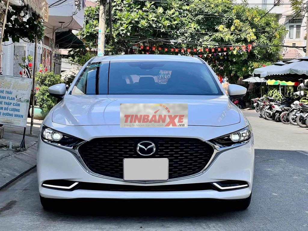 Mazda 3 Luxury 2023 Trắng 17,000 km
