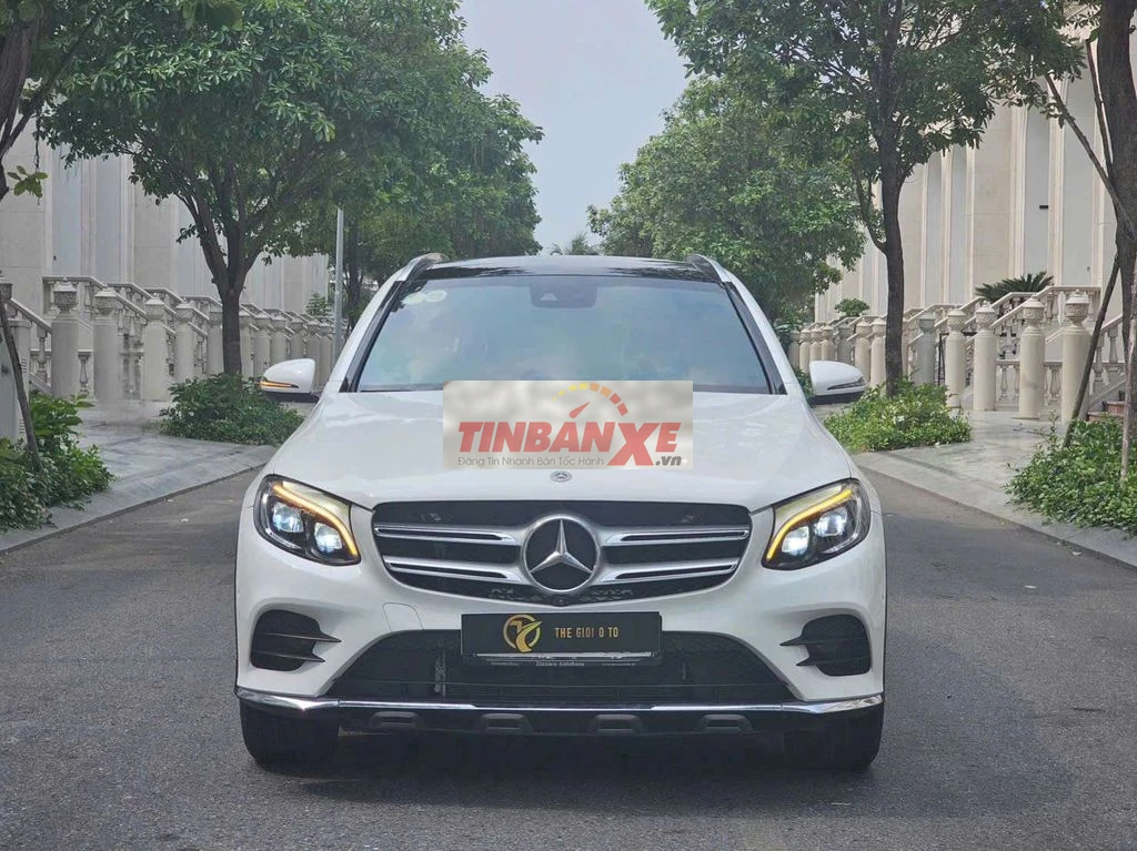 Mercedes GLC 300 AMG 2018 Trắng 60000 km